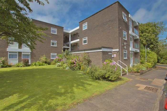 2 Bedroom Flat To Rent In The Reddings, Red Road, Borehamwood, WD6