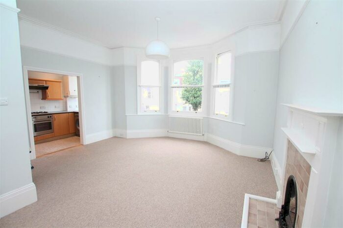 2 Bedroom Flat To Rent In Clarendon Villas, Hove, BN3