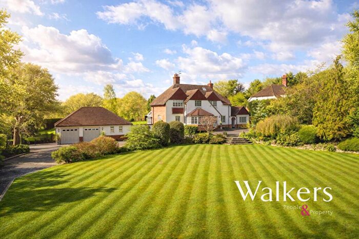 4 Bedroom Detached House For Sale In Hall Lane, Ingatestone, CM4