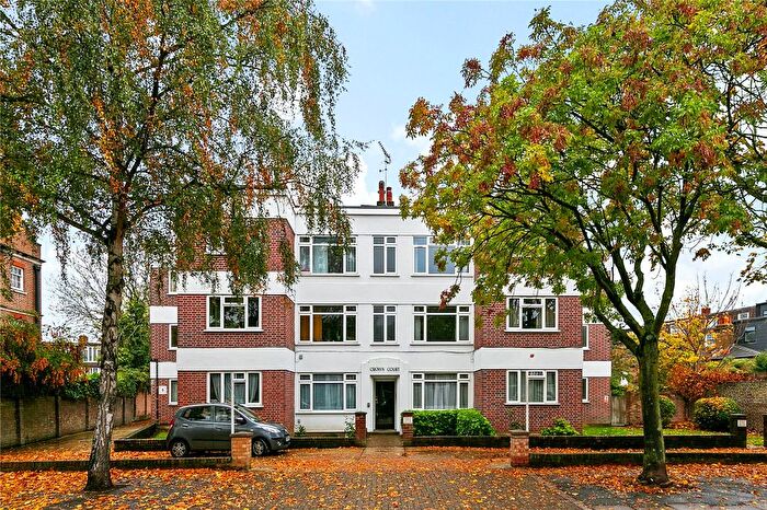 1 Bedroom Flat For Sale In Crown Road, St Margarets, Twickenham, TW1