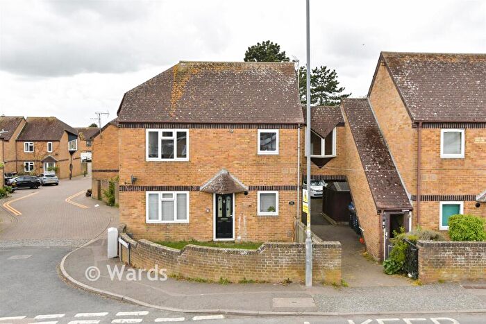 2 Bedroom Apartment For Sale In Park Lane, Birchington, Kent, CT7