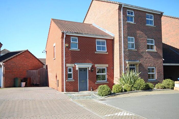 3 Bedroom Semi-Detached House To Rent In Amethyst Drive, Sittingbourne, Kent, ME10