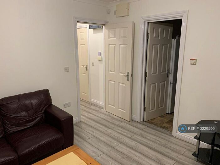 1 Bedroom Flat To Rent In Mowbray Road, Cambridge, CB1
