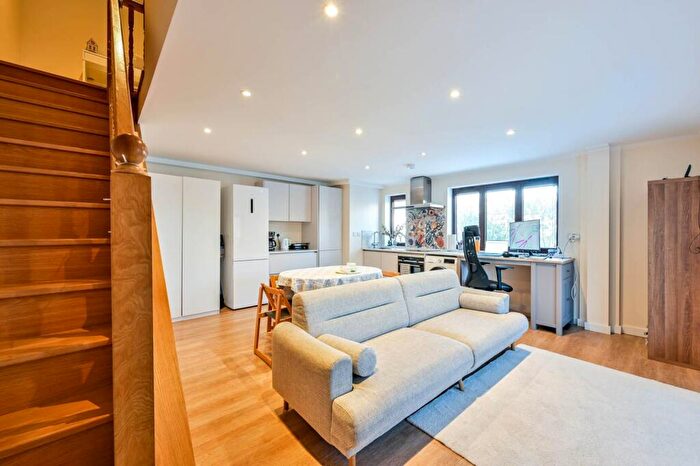 2 Bedroom House For Sale In Albany Mews, Kingston, Kingston Upon Thames, KT2