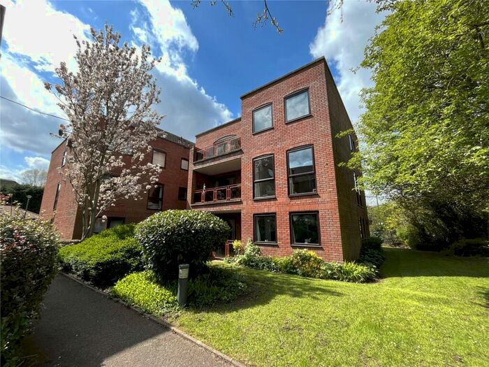 2 Bedroom Flat To Rent In Alderwood Place, Princes Way, Solihull, West Midlands, B91