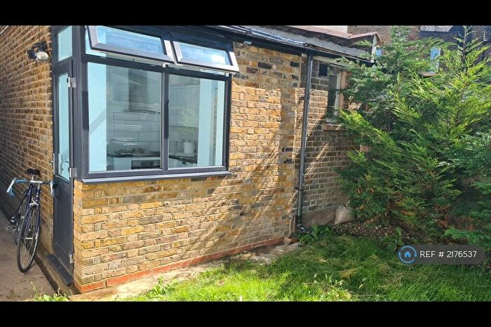 Studio To Rent In Cranbrook Road, London, IG2