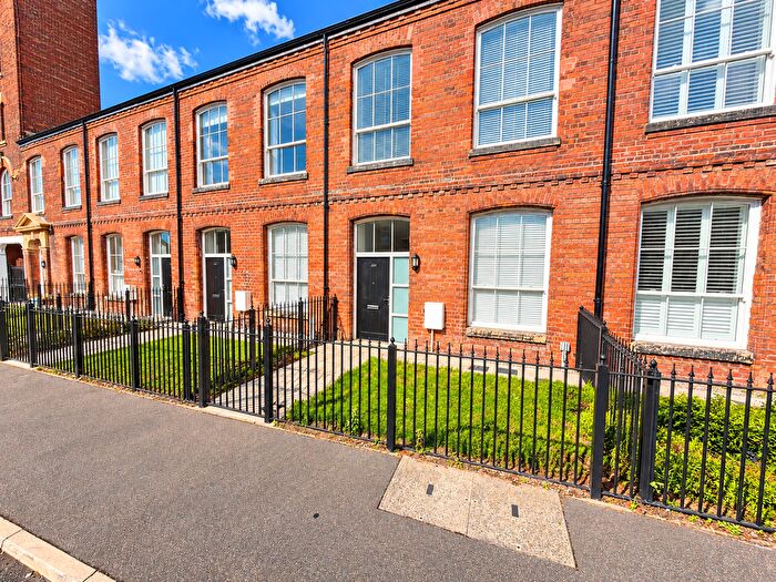 2 Bedroom Terraced House For Sale In Hempshaw Lane, Offerton, Stockport, SK2