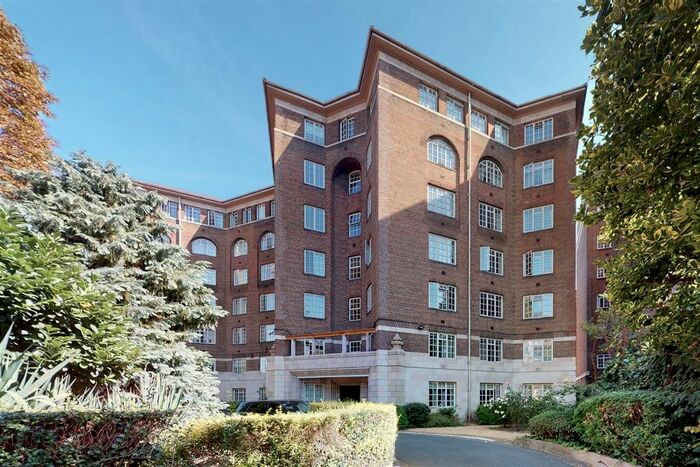 3 Bedroom Flat To Rent In Cropthorne Court, Maida Vale, W9