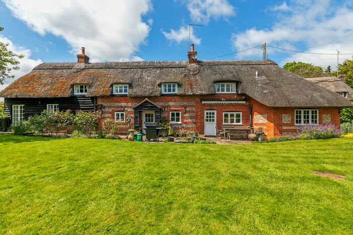 3 Bedroom Detached House For Sale In Dean, Sparsholt, SO21