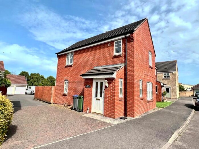 3 Bedroom Semi-Detached House To Rent In Amberley Close, Calne, SN11