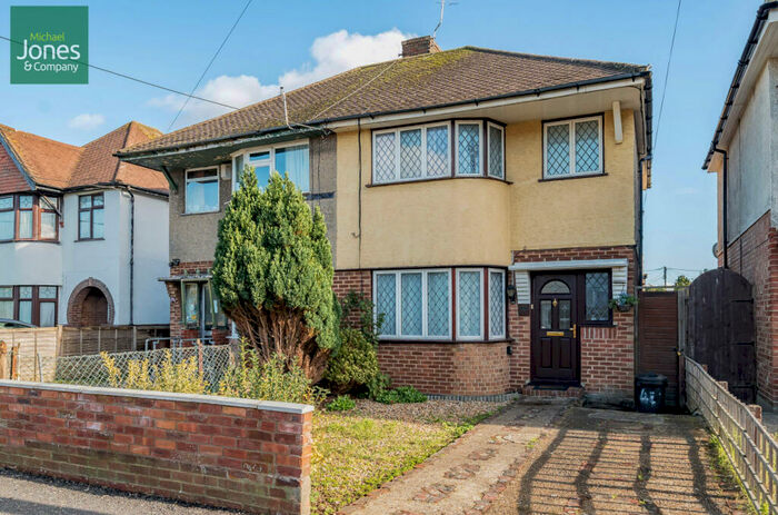 3 Bedroom Semi-Detached House To Rent In Stanley Road, Wick, Littlehampton, West Sussex, BN17