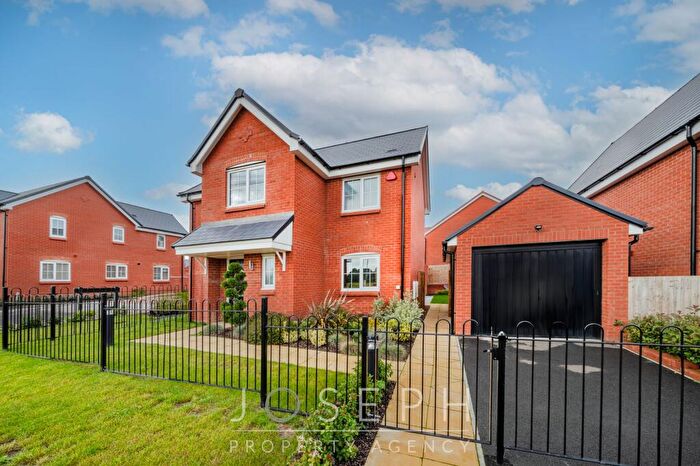 4 Bedroom Detached House For Sale In Hummingbird Drive, Stowmarket, IP14