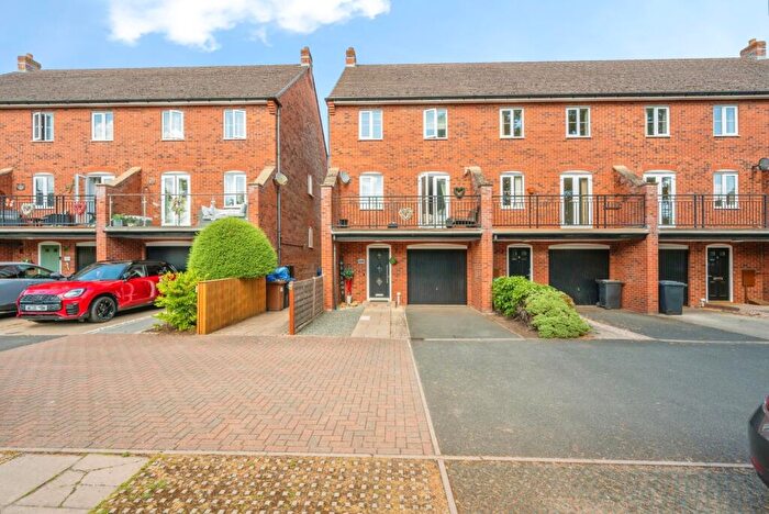 4 Bedroom End Of Terrace House For Sale In The Laurels, Fazeley, Tamworth, Staffordshire, B78