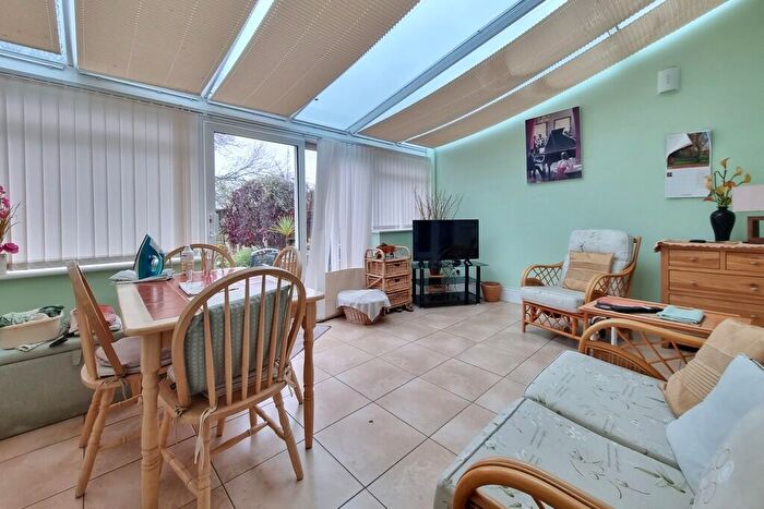 3 Bedroom End Of Terrace House For Sale In Drayton, Hampshire, PO6