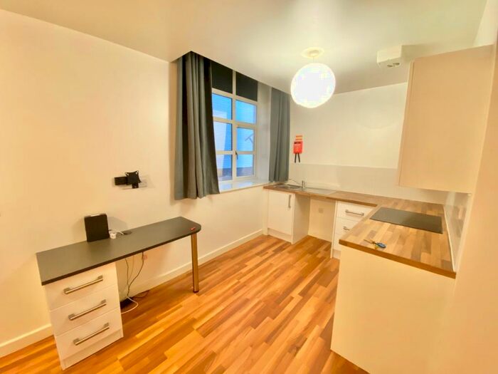 Apartment To Rent In Clyde Court, Leicester, LE1