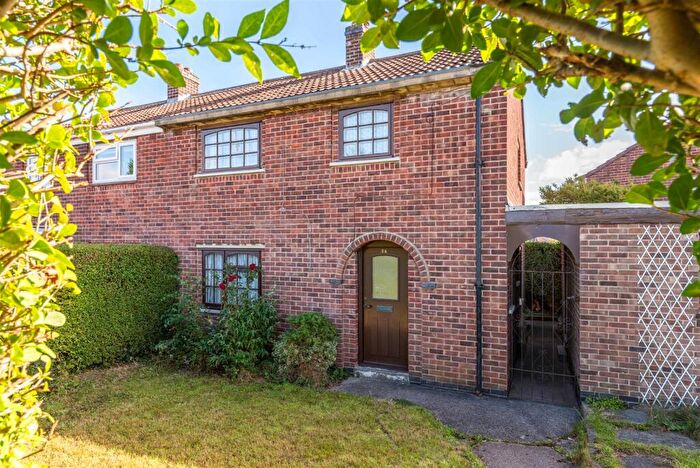 3 Bedroom Semi-Detached House For Sale In Bosworth Road, Castle Donington, Derby, DE74