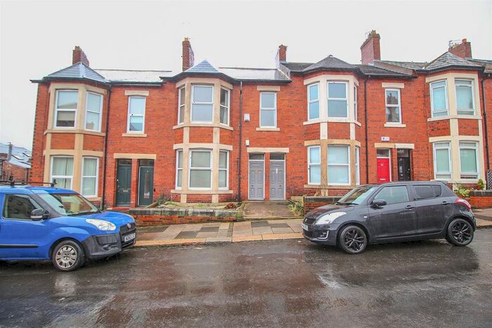 3 Bedroom Flat To Rent In Sandringham Road, Gosforth, Newcastle Upon Tyne, NE3