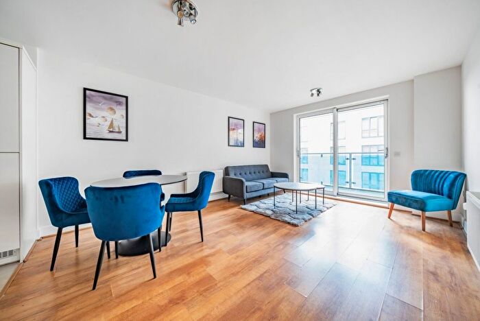 2 Bedroom Flat To Rent In Glenthorne Road, Hammersmith, W6