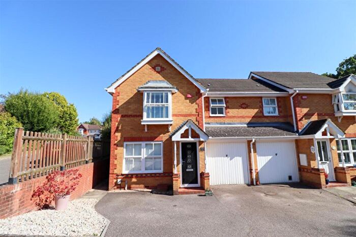 3 Bedroom Semi Detached House For Sale In Silvester Way, Church Crookham, Fleet, GU52