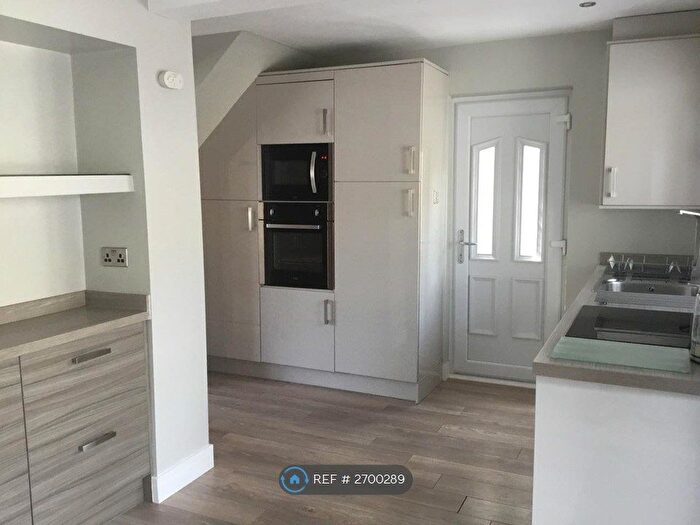 3 Bedroom Semi Detached House To Rent In Russells Hall Road, Dudley, DY1