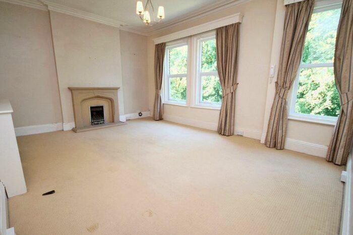 2 Bedroom Flat To Rent In Abbey Park Road, Grimsby, DN32