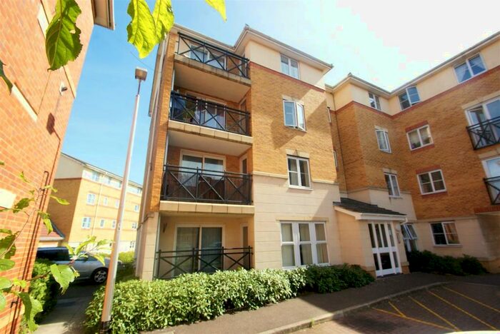 2 Bedroom Flat To Rent In Sewell Close, Chafford Hundred, Grays, RM16