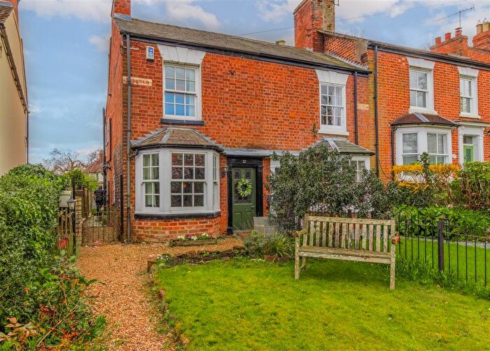 2 Bedroom Cottage For Sale In Castle Road, Kenilworth, CV8