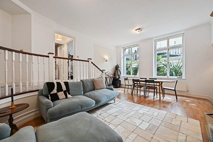 2 Bedroom Flat To Rent In Mansfield Street, Marylebone Village, London, W1G