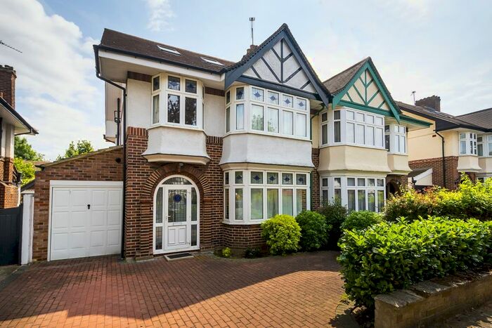5 Bedroom Semi-Detached House To Rent In Delamere Road, London W5