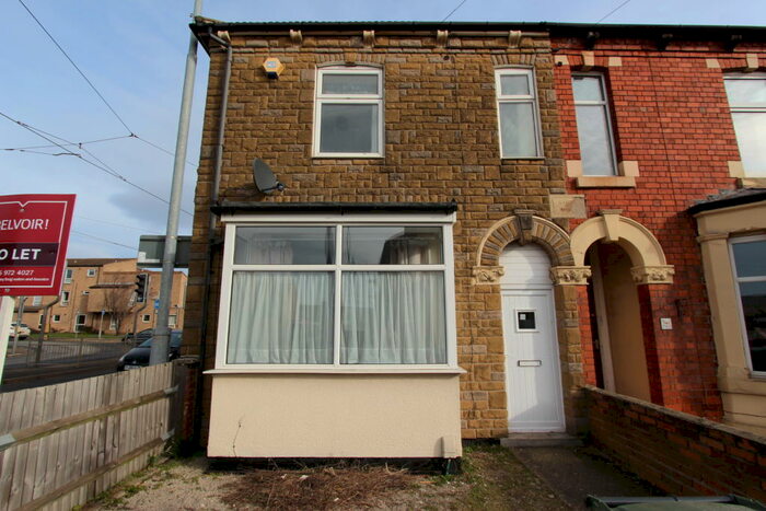 4 Bedroom Semi-Detached House To Rent In City Road, Beeston, NG9