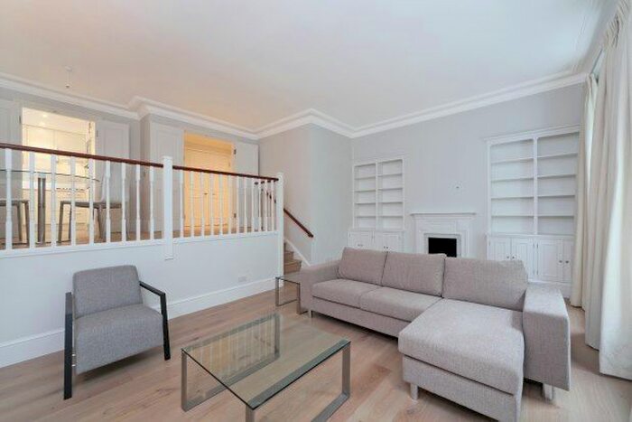 3 Bedroom Flat To Rent In Courtfield Gardens, London, SW5