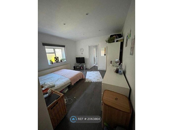 Studio To Rent In Buchanan Gardens, London, NW10