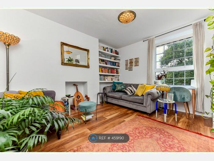 2 Bedroom Flat To Rent In Temair House, London, SE10