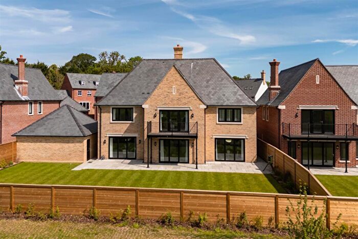 4 Bedroom Detached House For Sale In Rivers Edge, Wimborne Minster, BH21