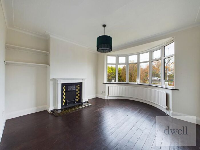 4 Bedroom Semi-Detached House To Rent In Otley Old Road, Cookridge, Leeds, LS16