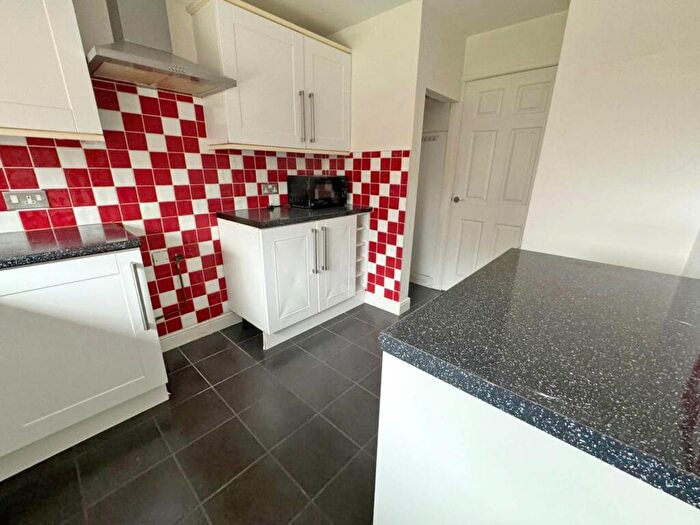 2 Bedroom Town House To Rent In Swift Road, Oldham, OL1