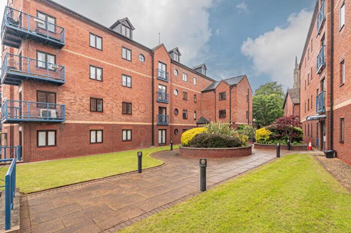 2 Bedroom Flat For Sale In Langtons Wharf, The Calls, Leeds, LS2