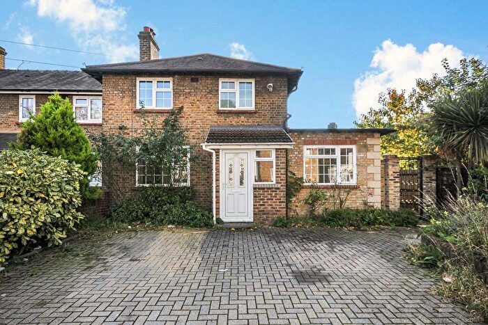 4 Bedroom End Of Terrace House To Rent In Edgeworth Road, London, SE9