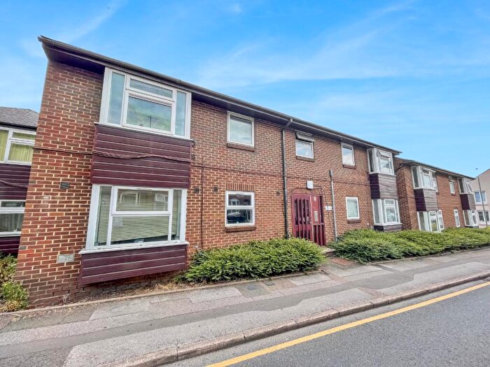1 Bedroom Flat For Sale In Russell Street, Luton, Bedfordshire, LU1