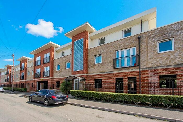2 Bedroom Flat For Sale In Uxbridge Road, Uxbridge, UB10