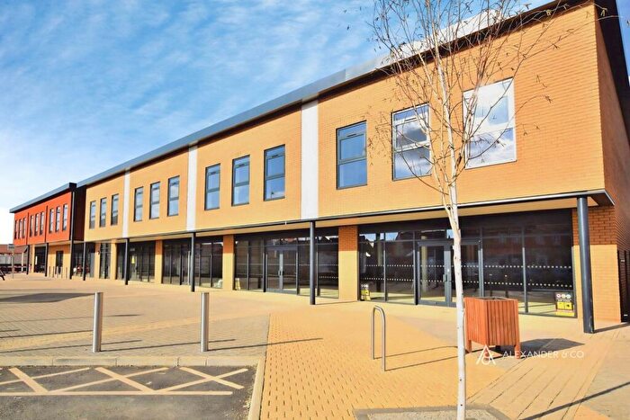 2 Bedroom Flat To Rent In Whitelands Way, Bicester, Oxfordshire, OX26