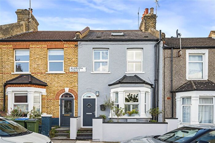 3 Bedroom Terraced House For Sale In Alabama Street, Plumstead Common, SE18