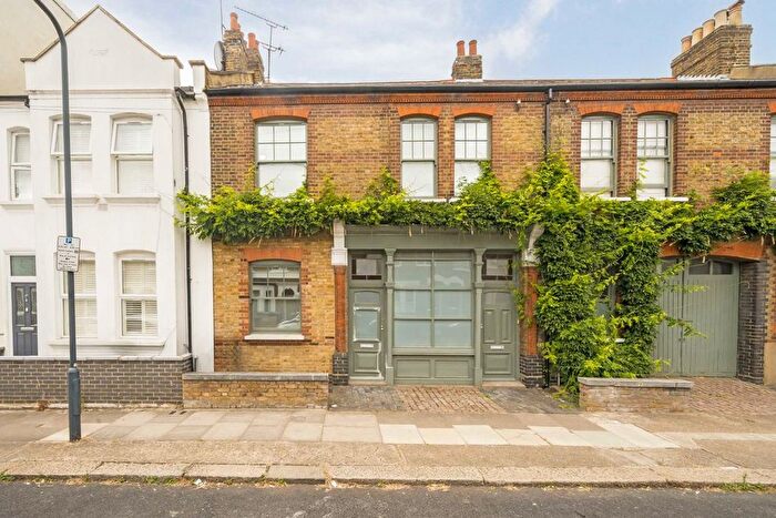 2 Bedroom Flat To Rent In Felixstowe Road, London, NW10