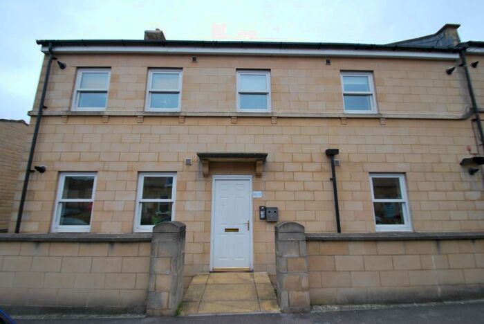 2 Bedroom Property To Rent In Albany Road, Bath, BA2