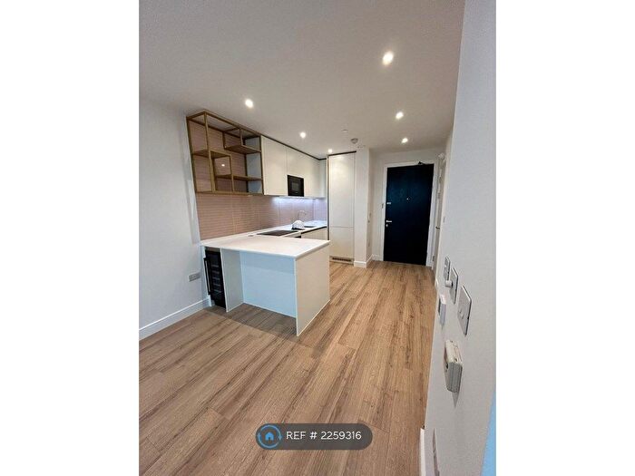 Studio To Rent In Quay Walk, London, HA0