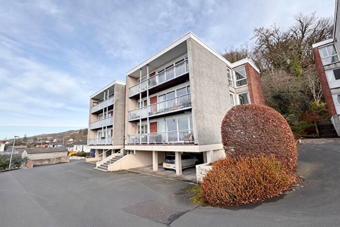 2 Bedroom Flat For Sale In , Bankhouse Grove, Largs, KA30
