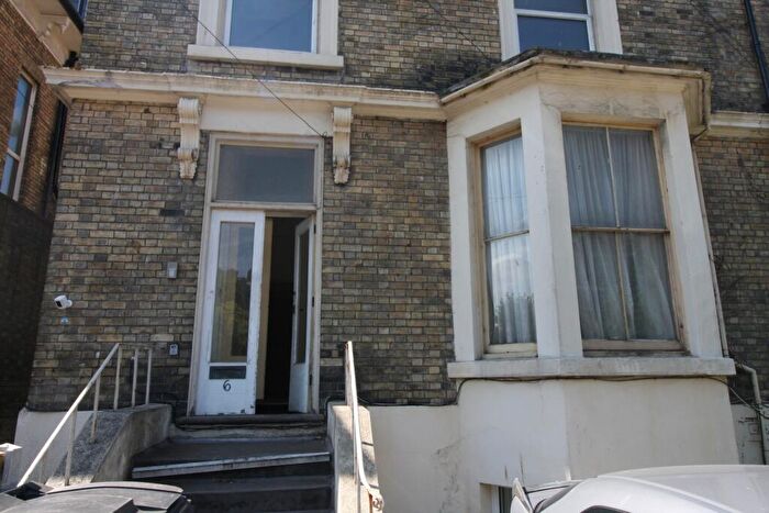 2 Bedroom Apartment To Rent In Maison Dieu Road, Dover, CT16