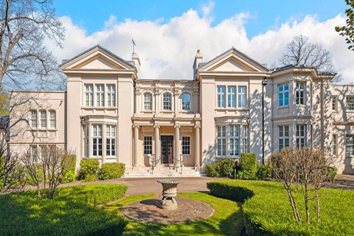 2 Bedroom Flat For Sale In Wimbledon Park Side, Wimbledon, SW19