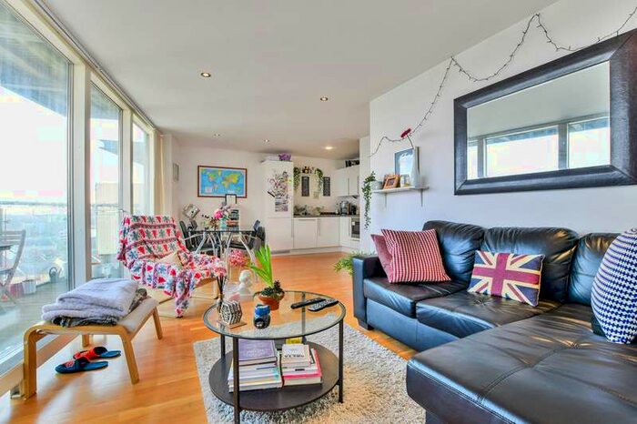 2 Bedroom Apartment To Rent In Nv Buildings, The Quays, Salford, M50