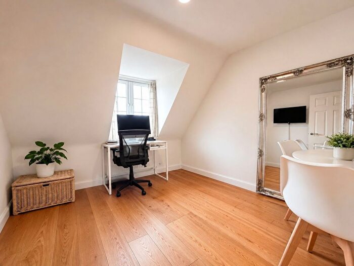 1 Bedroom Flat To Rent In South End, Croydon, CR0